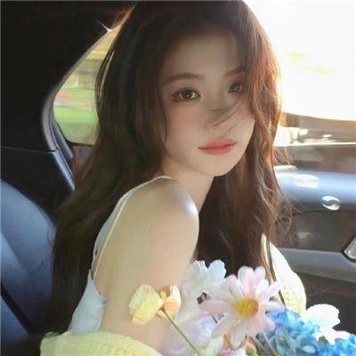 想踢沉迷男的女人